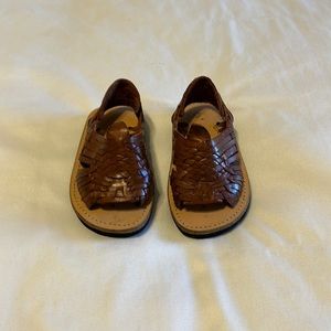 🦋 4 / $15 baby shoes